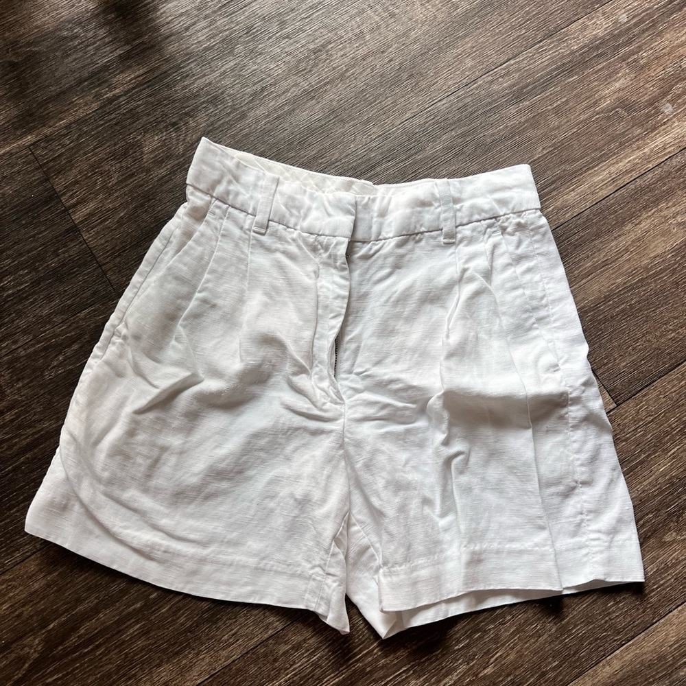 Aritzia Effortless Linen Shorts